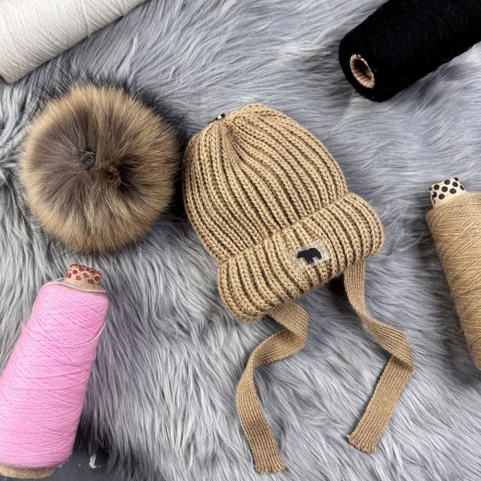 Зимовий в'язаний комплект дитячий бежевий з натуральним бубоном KID BEWARM