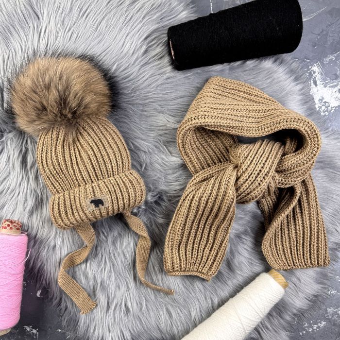 Зимовий в'язаний комплект дитячий бежевий з натуральним бубоном KID BEWARM