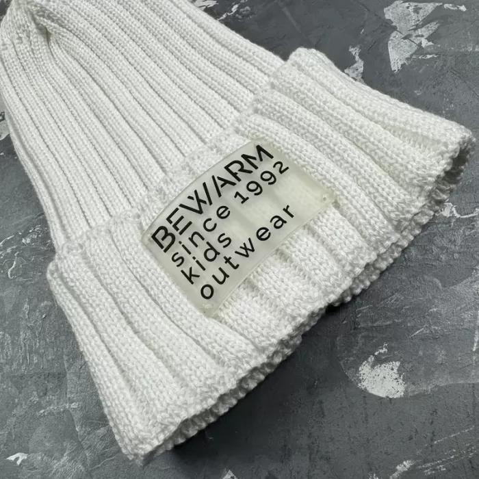 Шапочка дитяча демісезонна banana white